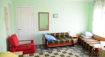 Фото номера Стандартный четырехместный номер Гостиница Три Кита г. Николаевка 2