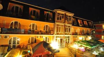 Фото Гостевой дом Dolphin Cottage г. Николаевка 1
