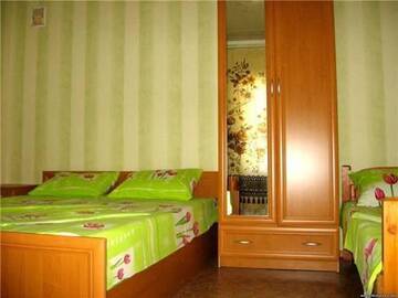 Фото номера Трехместный номер Гостевой дом Inn laguna г. Николаевка 2